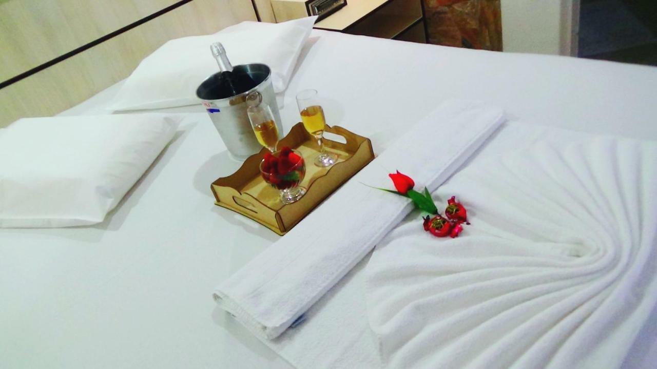 Serijum Love hotel *