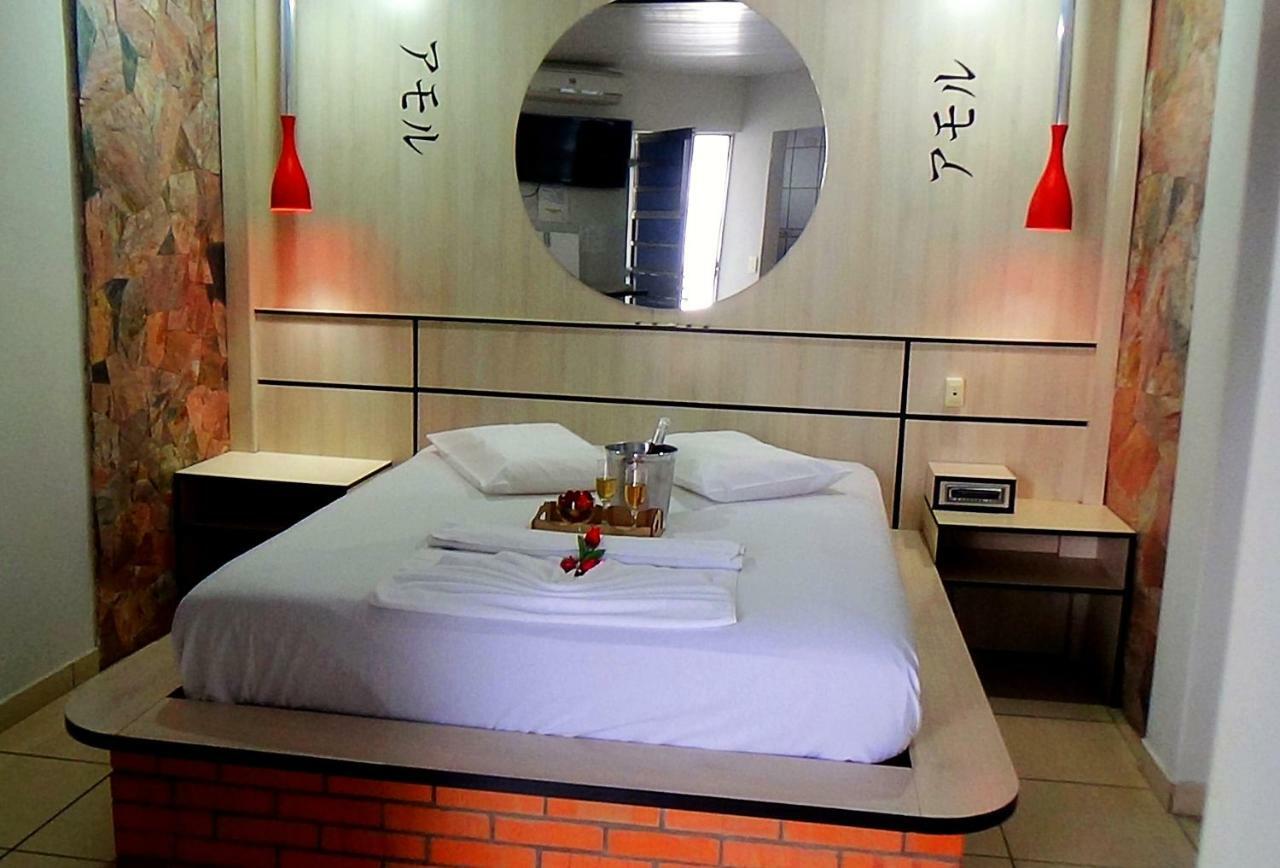 Love hotel Serijum Curitiba